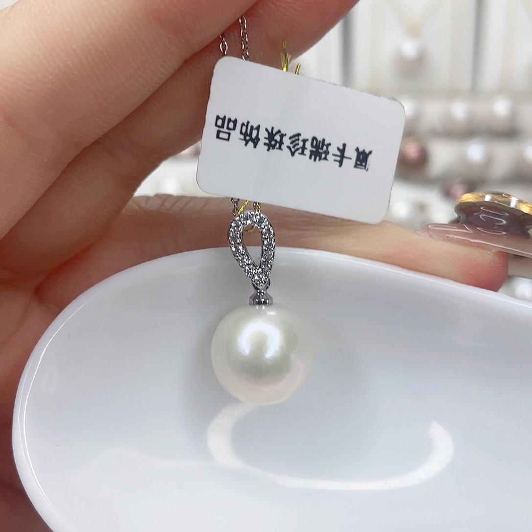 淡水珍珠吊坠(赠链)未镶嵌