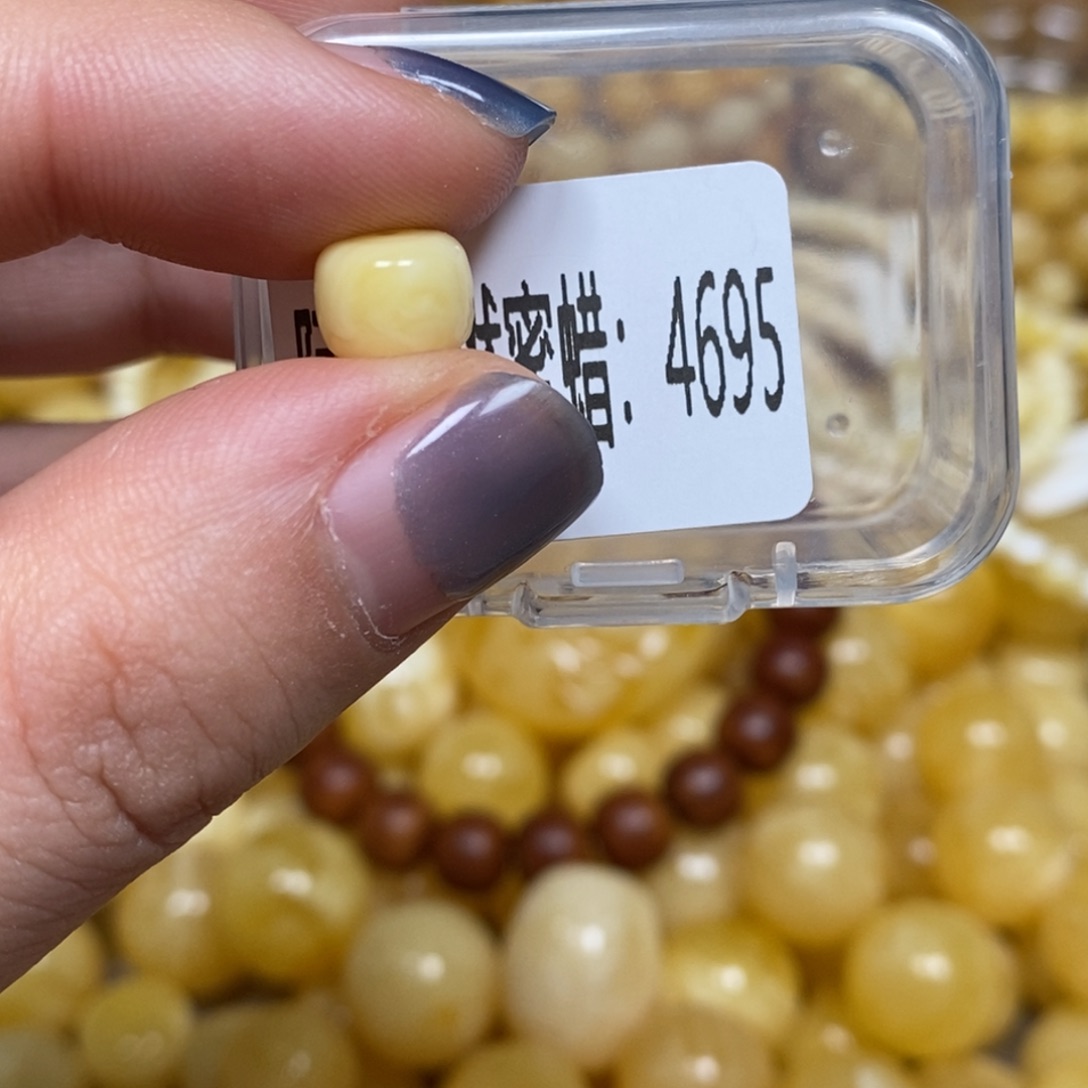 蜜蜡未镶嵌珠宝奇石4695