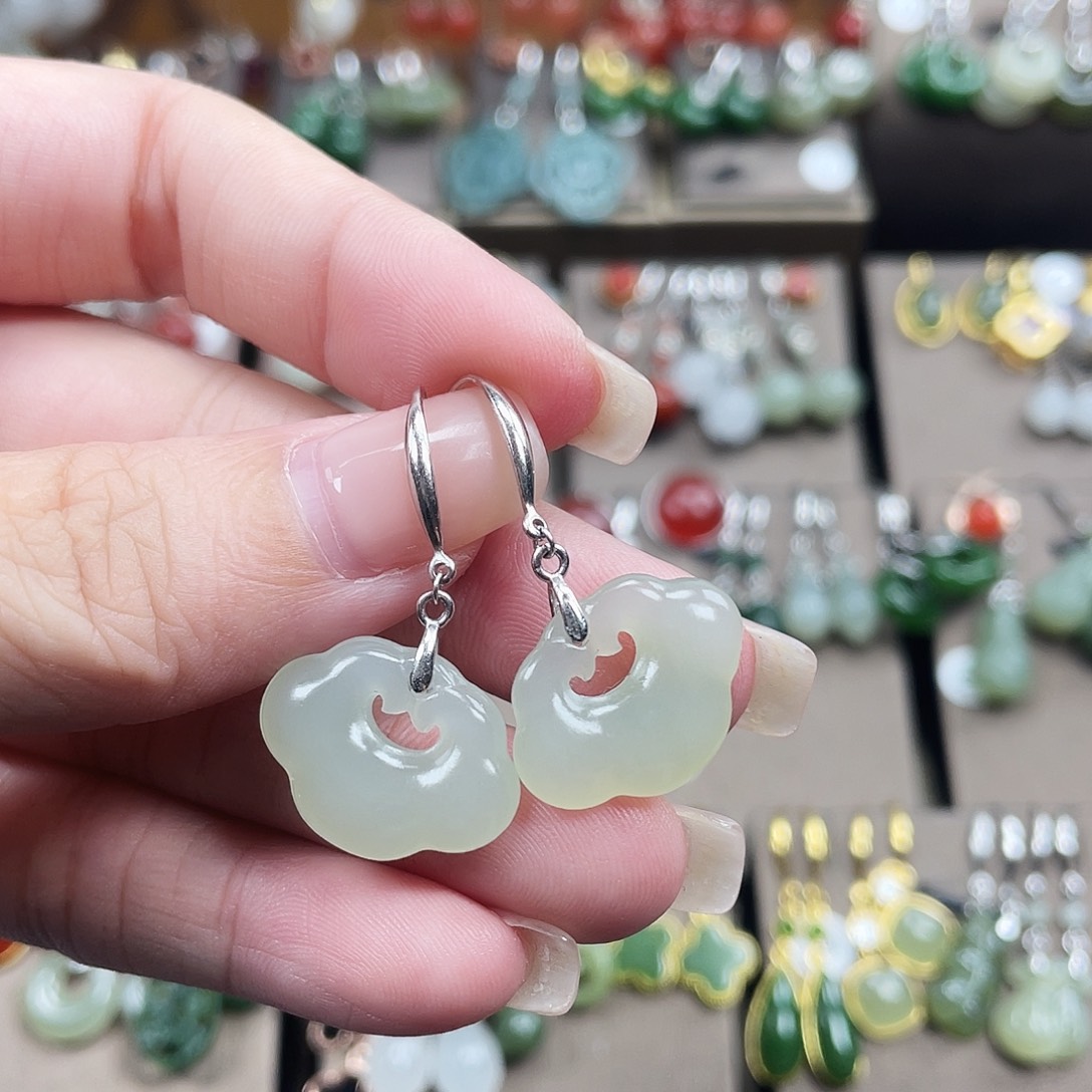 和田玉银S925镶嵌耳坠如意