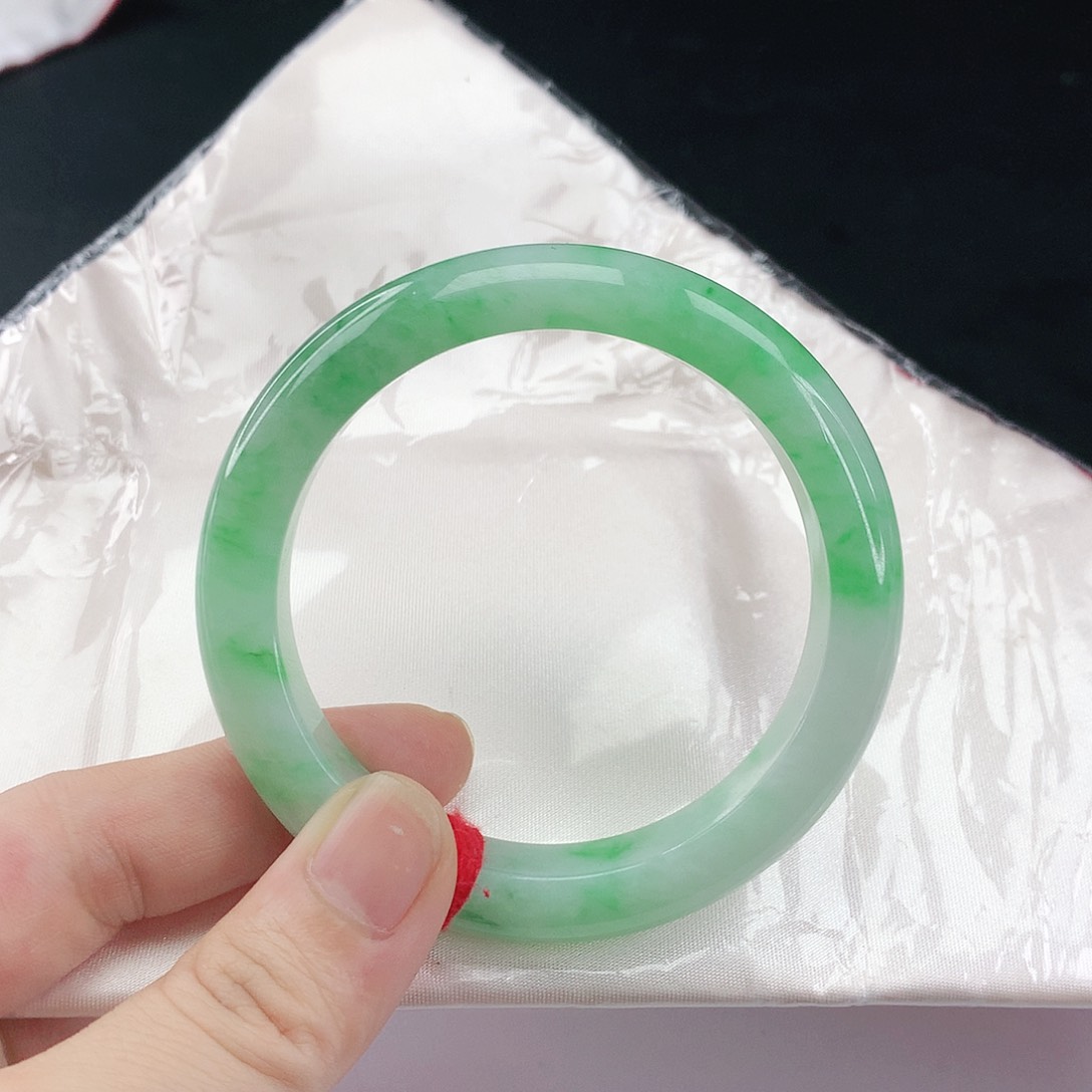 翡翠手镯未镶嵌翡翠117