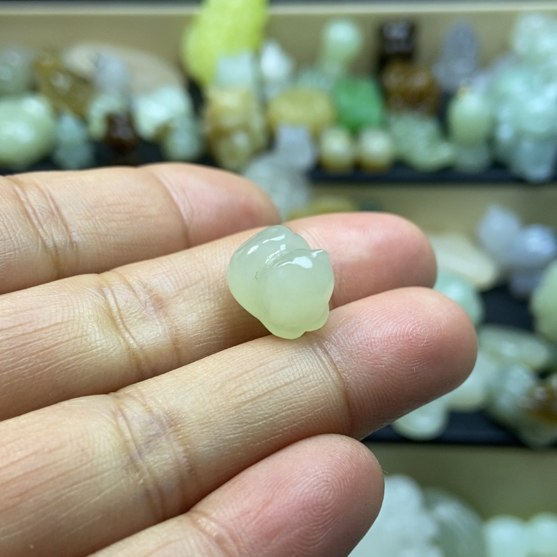 和田玉颈饰未镶嵌定制