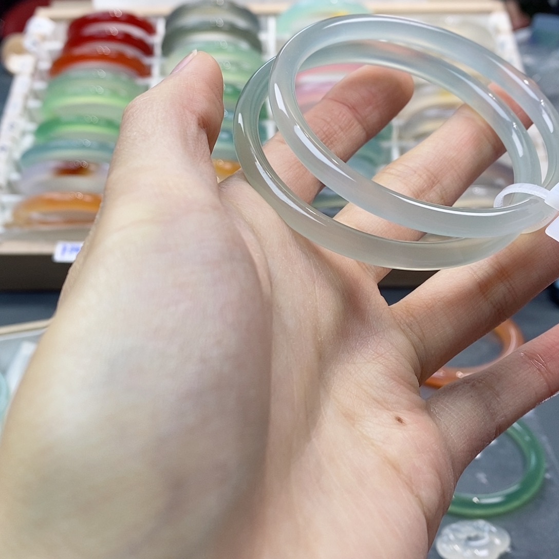 玛瑙/玉髓手镯未镶嵌