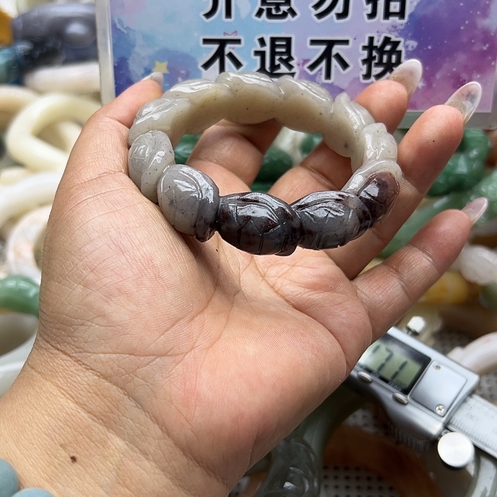 未镶嵌手镯石英岩玉