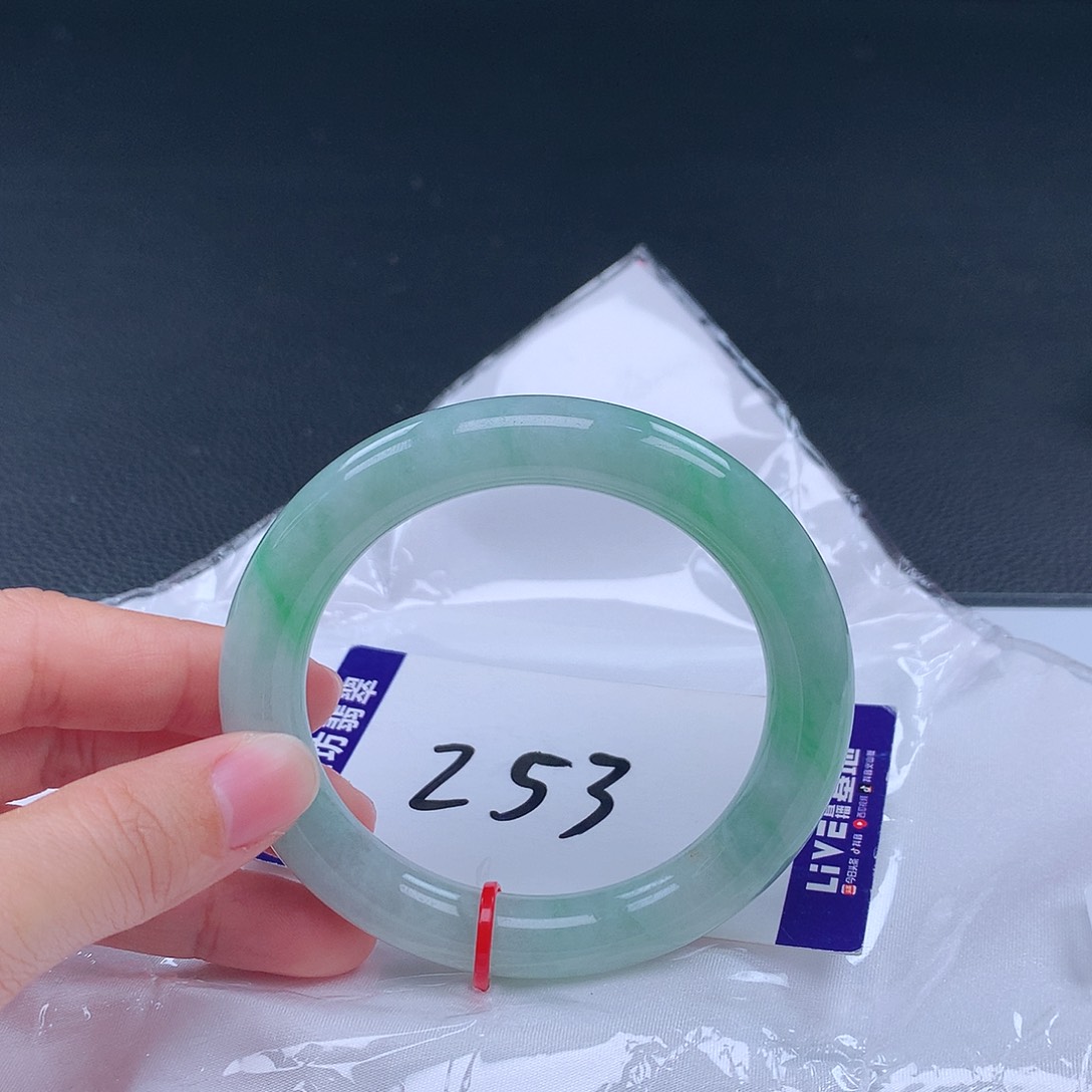 翡翠手镯未镶嵌手镯001052