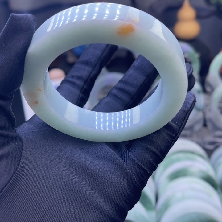 定制翡翠未镶嵌手镯