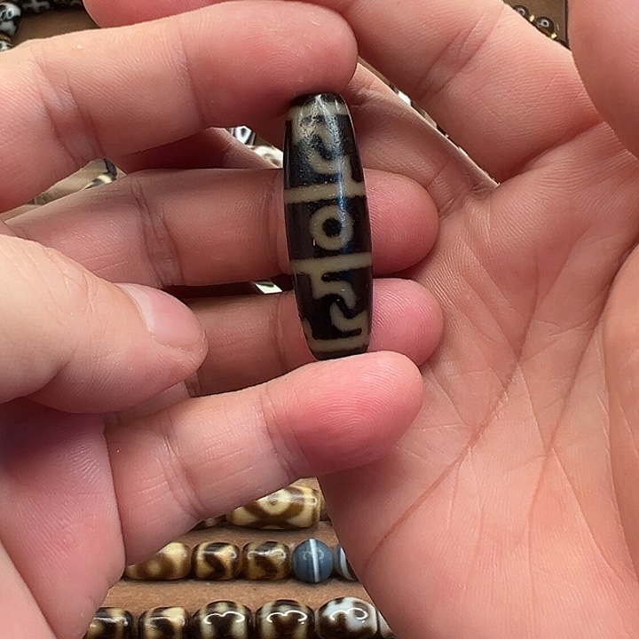 變***豆未镶嵌颈饰玛瑙/玉髓