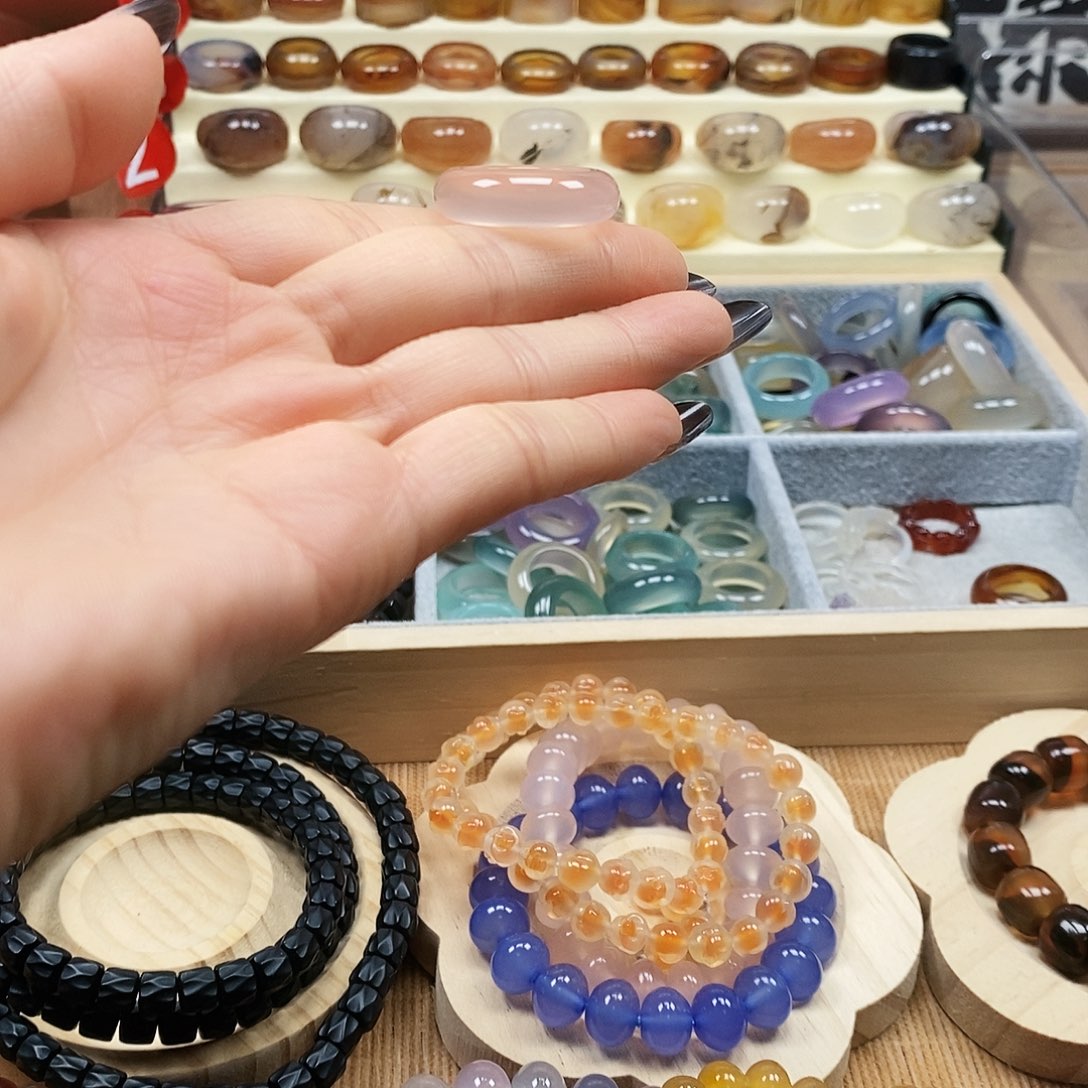 K***.玛瑙/玉髓未镶嵌戒指