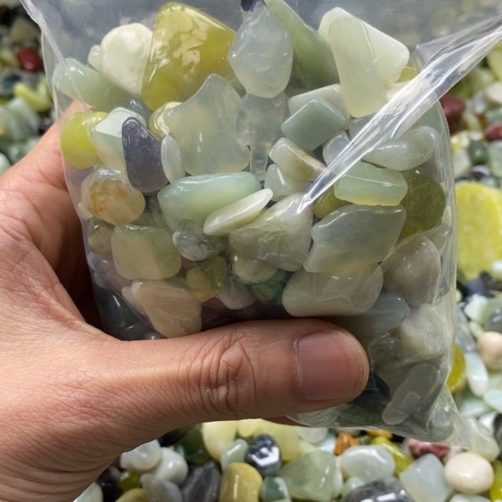 蛇纹石玉鱼缸石未镶嵌