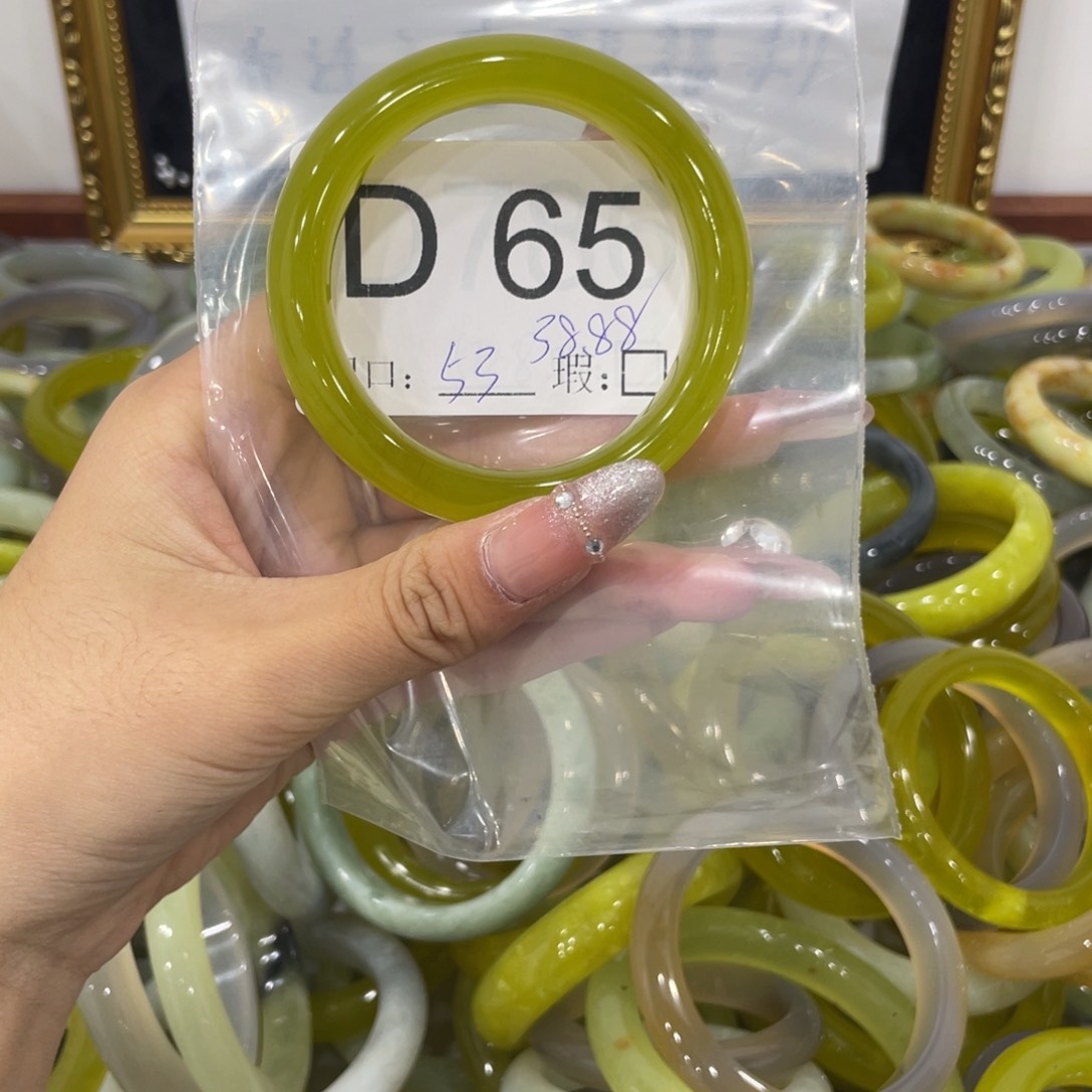 未镶嵌蛇纹石玉颈饰喜****理