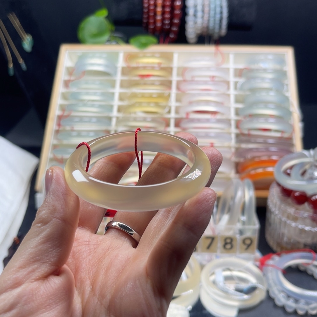 玛瑙/玉髓未镶嵌手镯