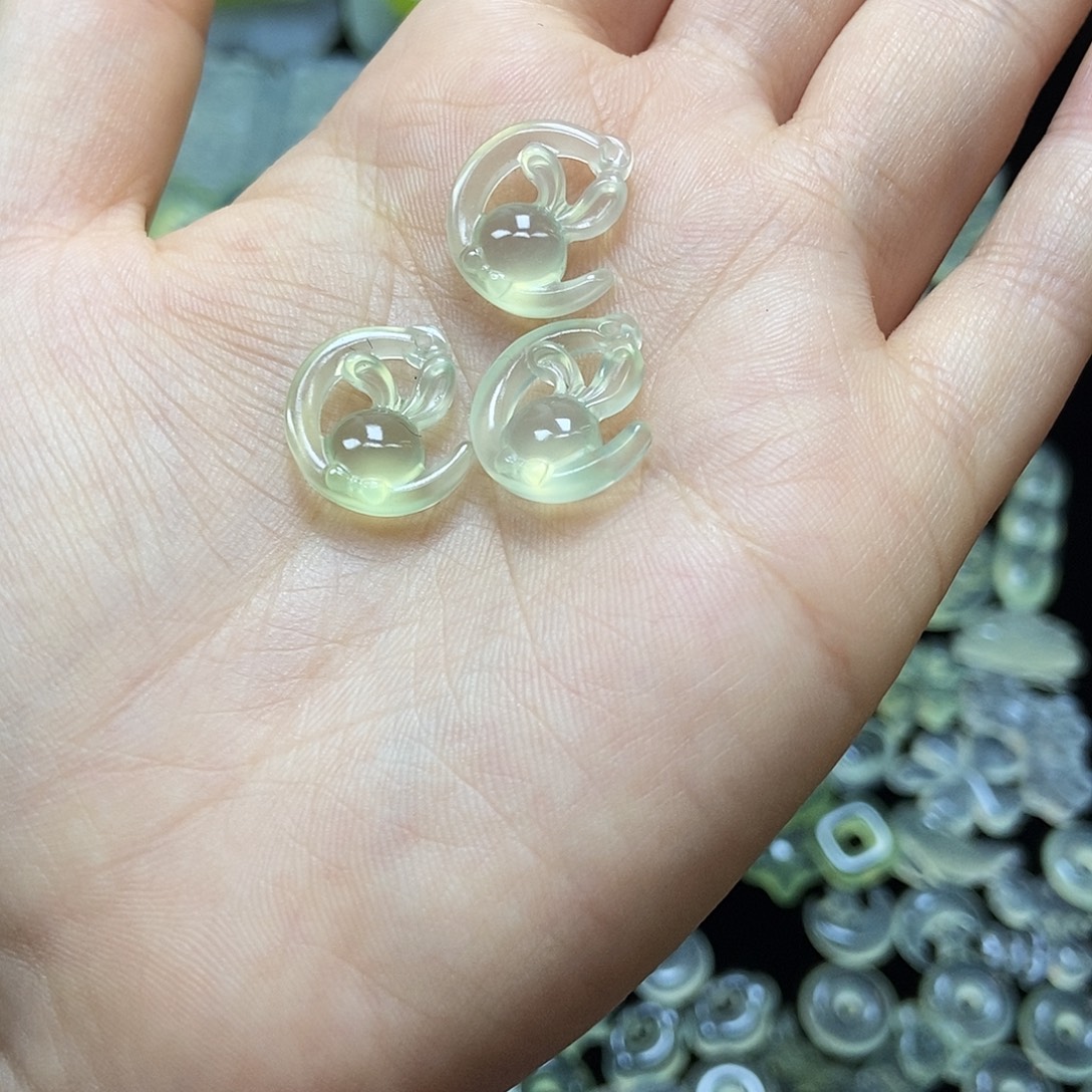 筱***筱蛇纹石玉未镶嵌颈饰