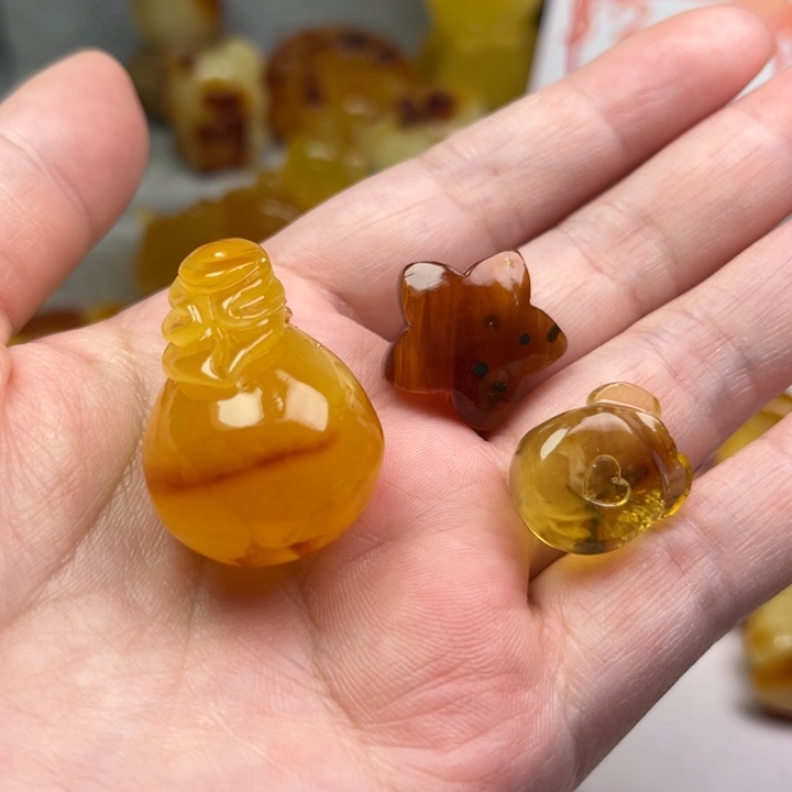 琥珀颈饰未镶嵌无****呀琥珀蜜蜡