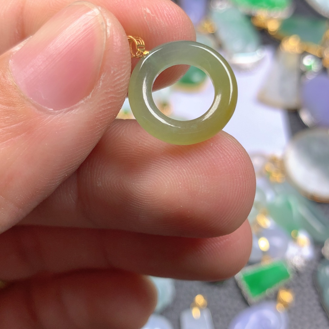 【闪购商品】翡翠颈饰18K金镶嵌翡翠