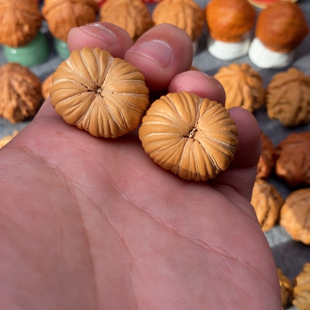 文玩核桃把件金丝南瓜