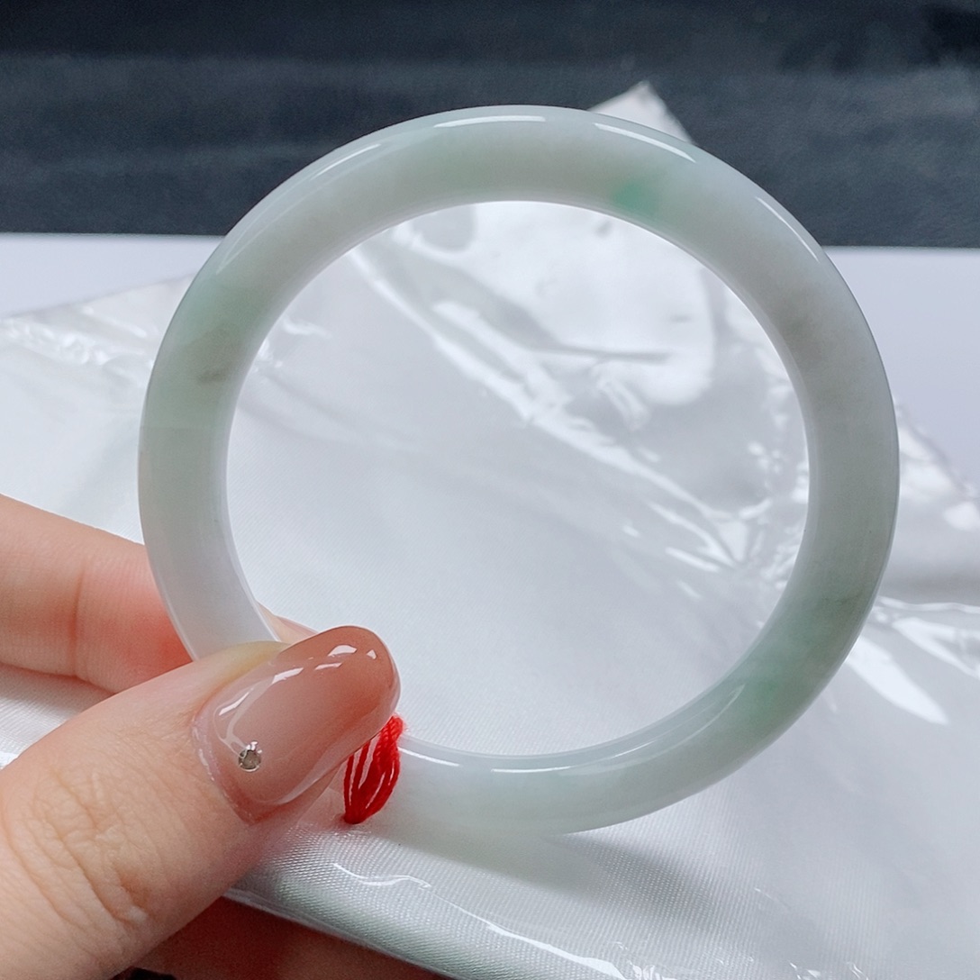 【闪购商品】未镶嵌手镯（圆镯）翡翠456号