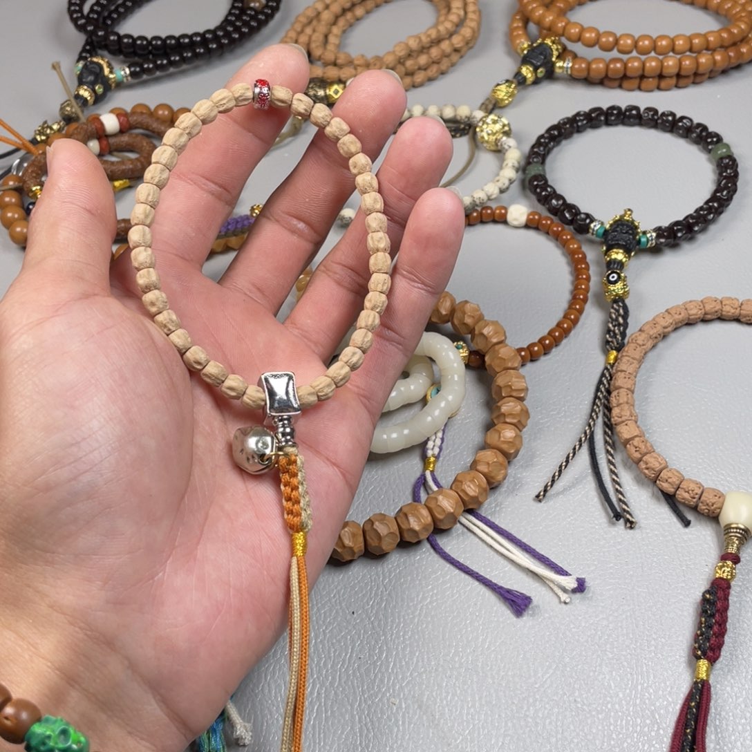 柏香籽/百香籽吊坠。。。。。。。。。。。。。。