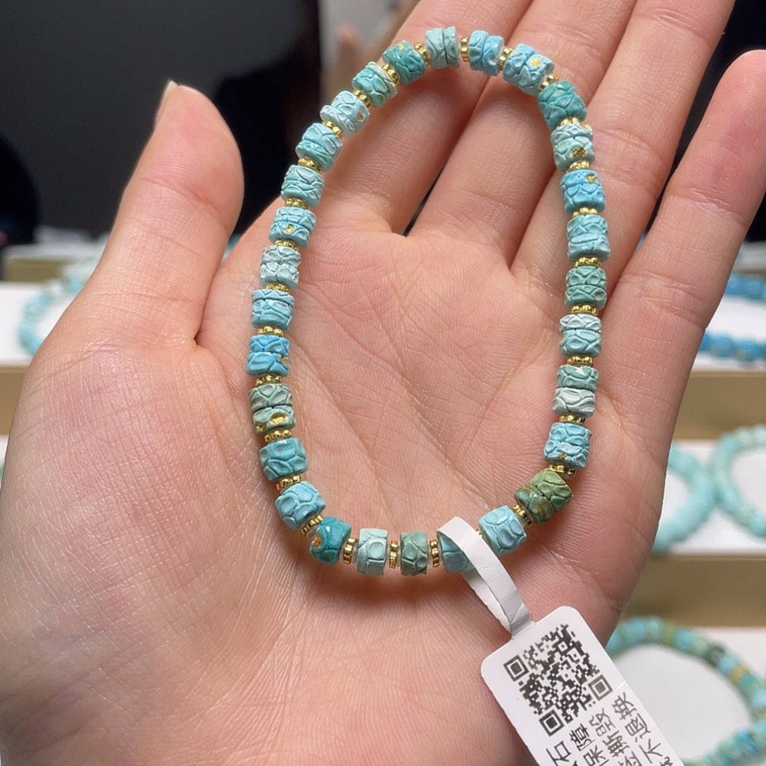 绿松石未镶嵌珠宝奇石16