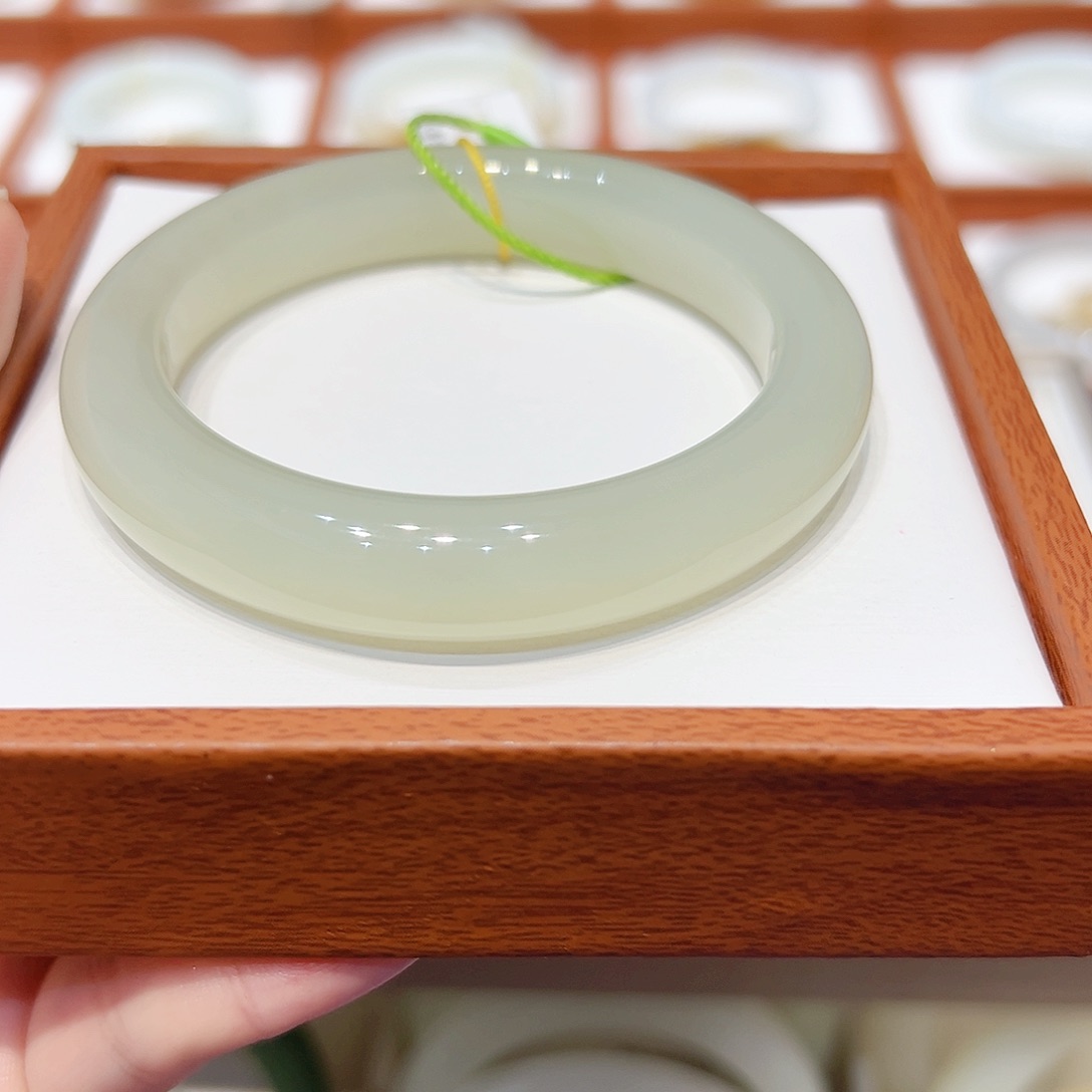 和田玉手镯未镶嵌w****s