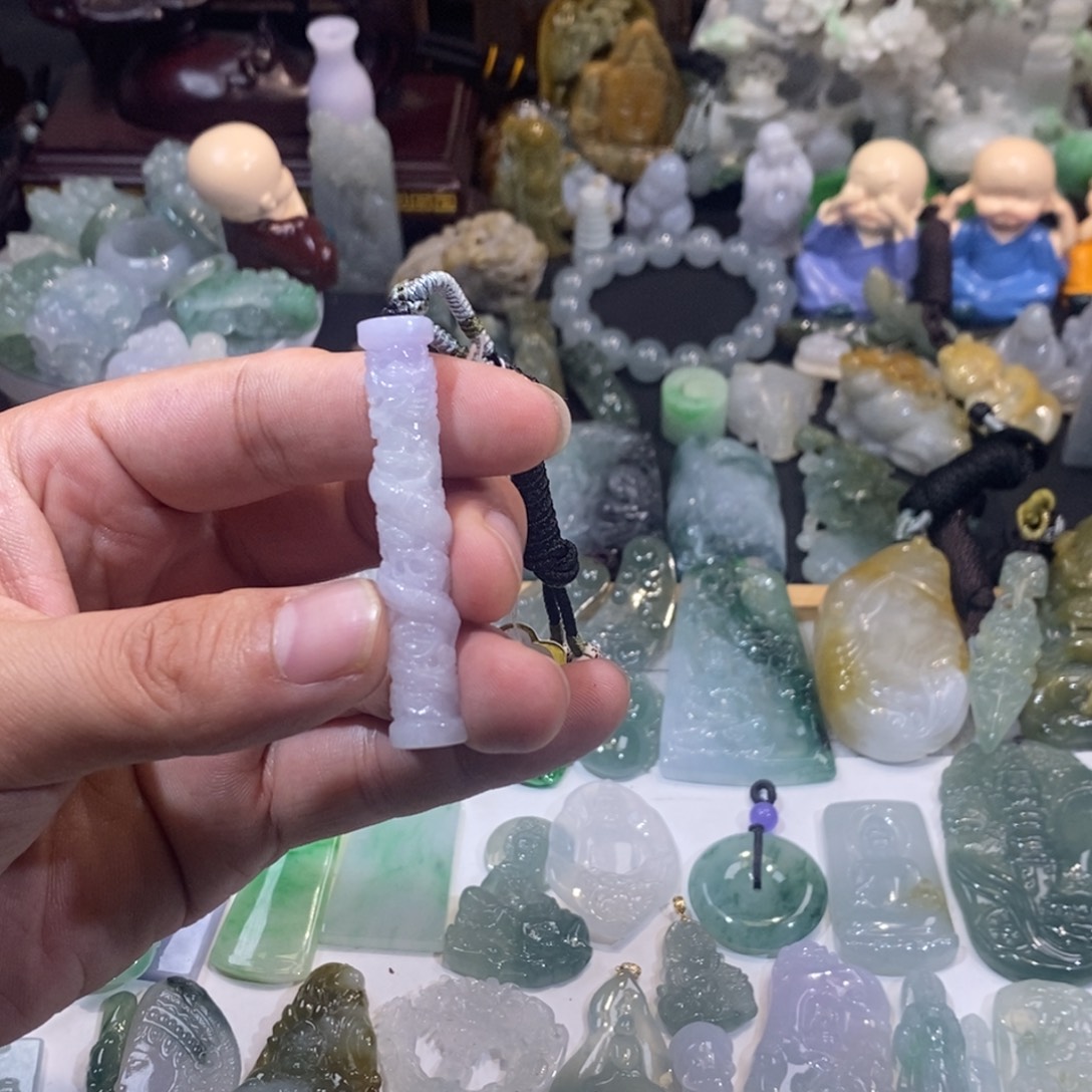 翡翠未镶嵌吊坠(不含链)龙柱