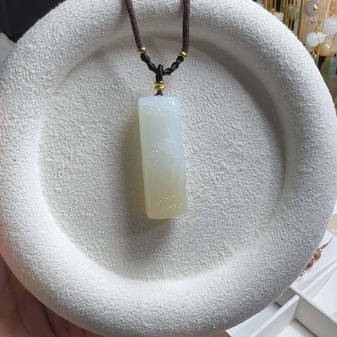 木***印和田玉未镶嵌颈饰竹节