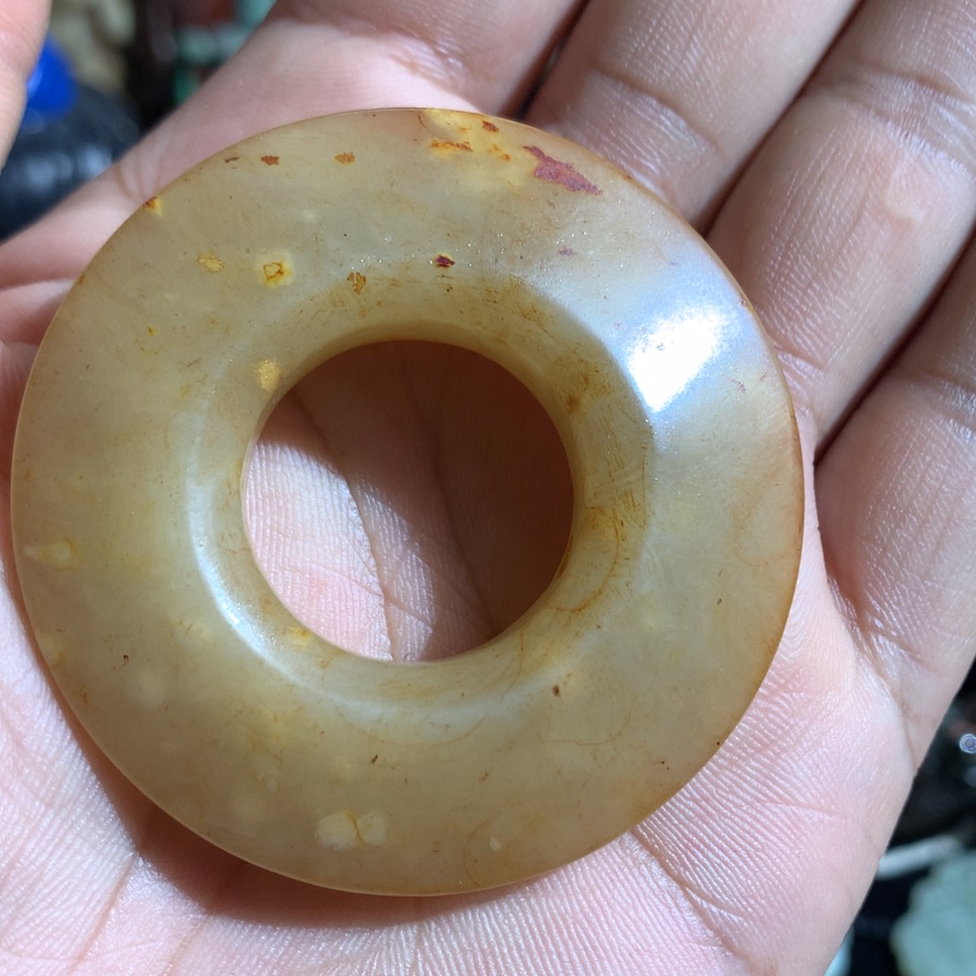 透闪石质玉未镶嵌颈饰