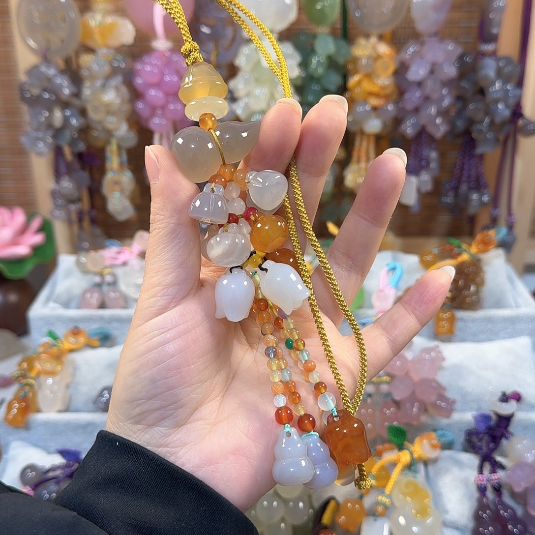 玛瑙/玉髓小挂件福利款不挑不拣通货料子带有包容点未镶嵌冰*