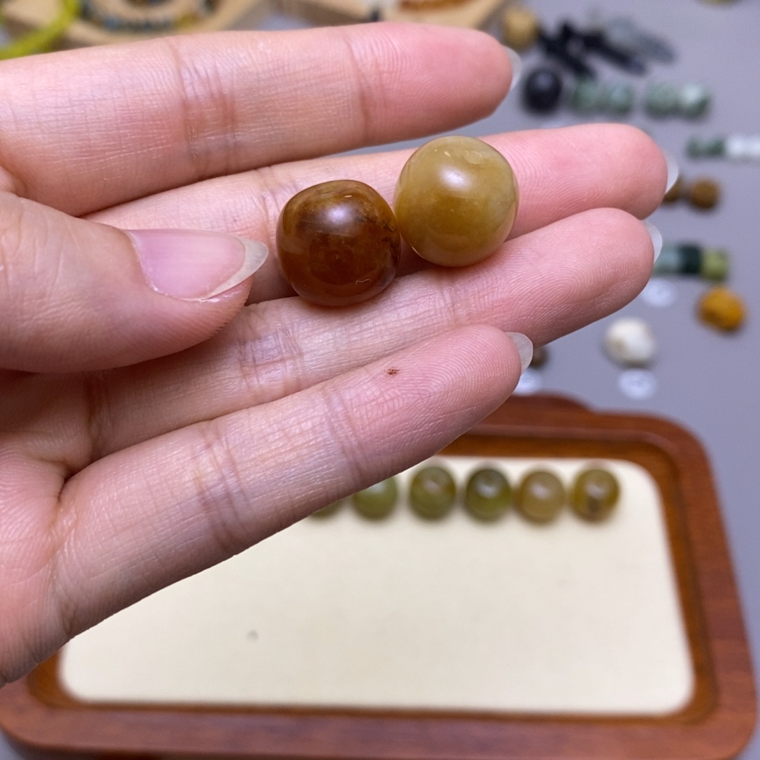 青***棉未镶嵌蛇纹石玉配饰