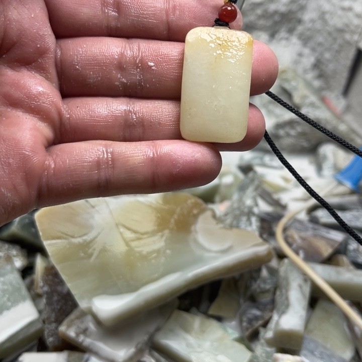 和田玉（糖玉）未镶嵌挂件