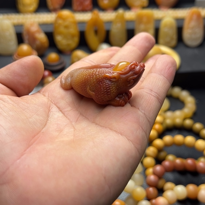 人***卒石英质玉未镶嵌吊坠