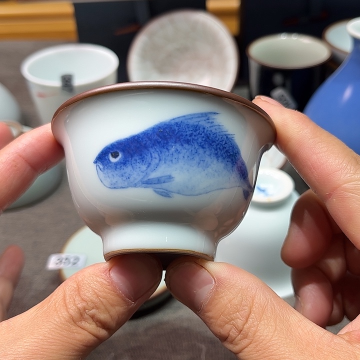 天青釉色小压手杯开片