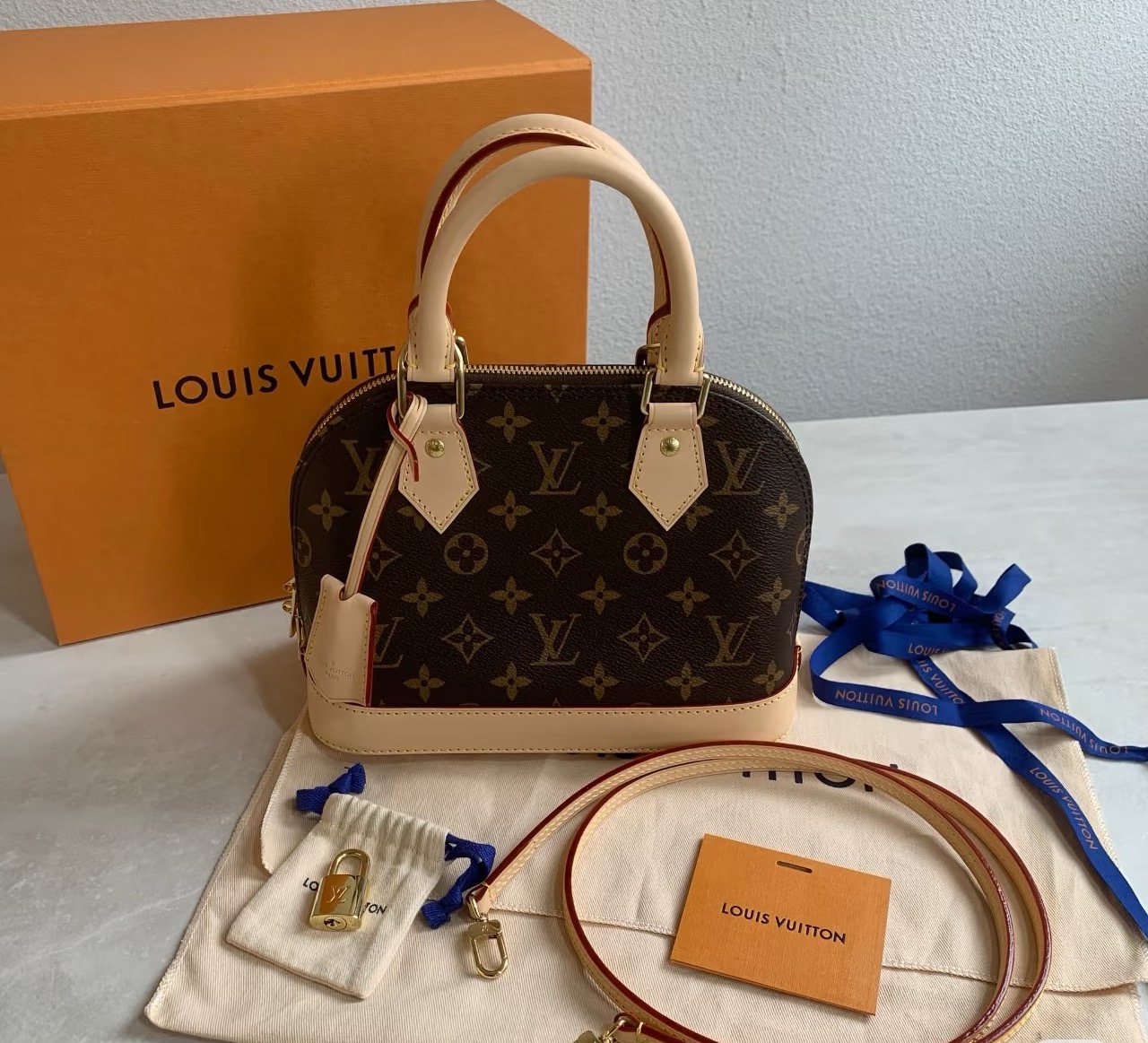 99新 LouisVuitton/路易威登 lv alma bb老花/公价无/甄选