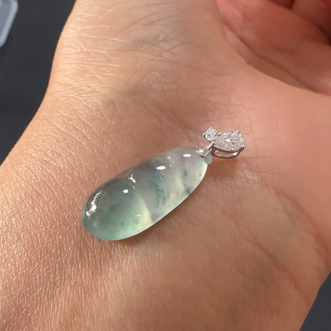 翡翠颈饰18K金镶嵌福豆