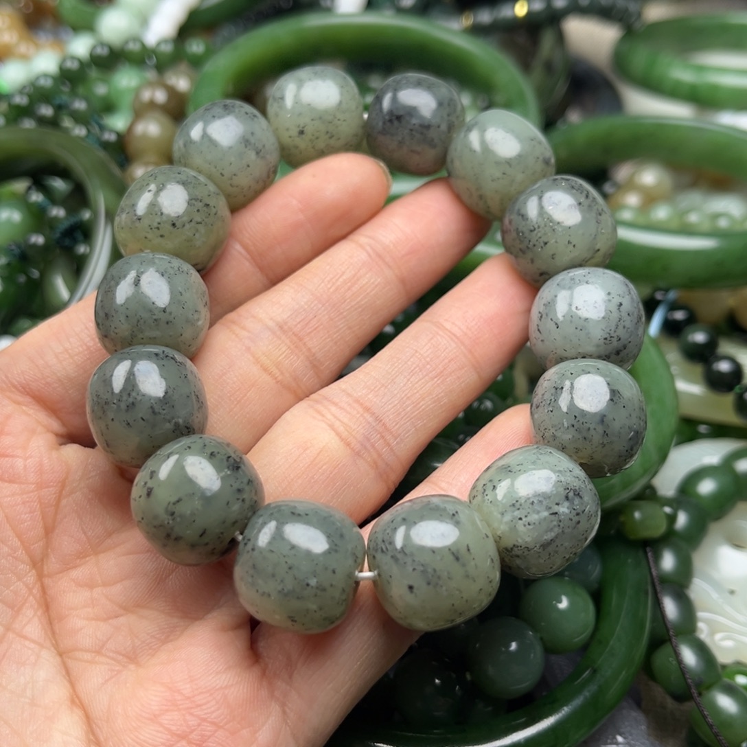 和田玉未镶嵌手串