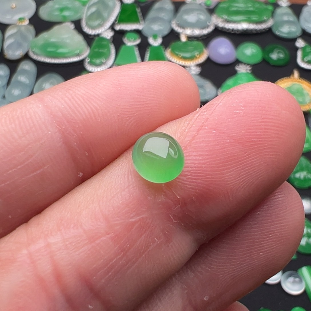 翡翠颈饰未镶嵌_****憶蛋面6.8