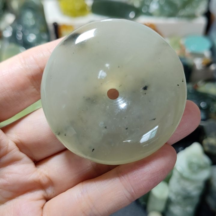 岫玉未镶嵌平安扣