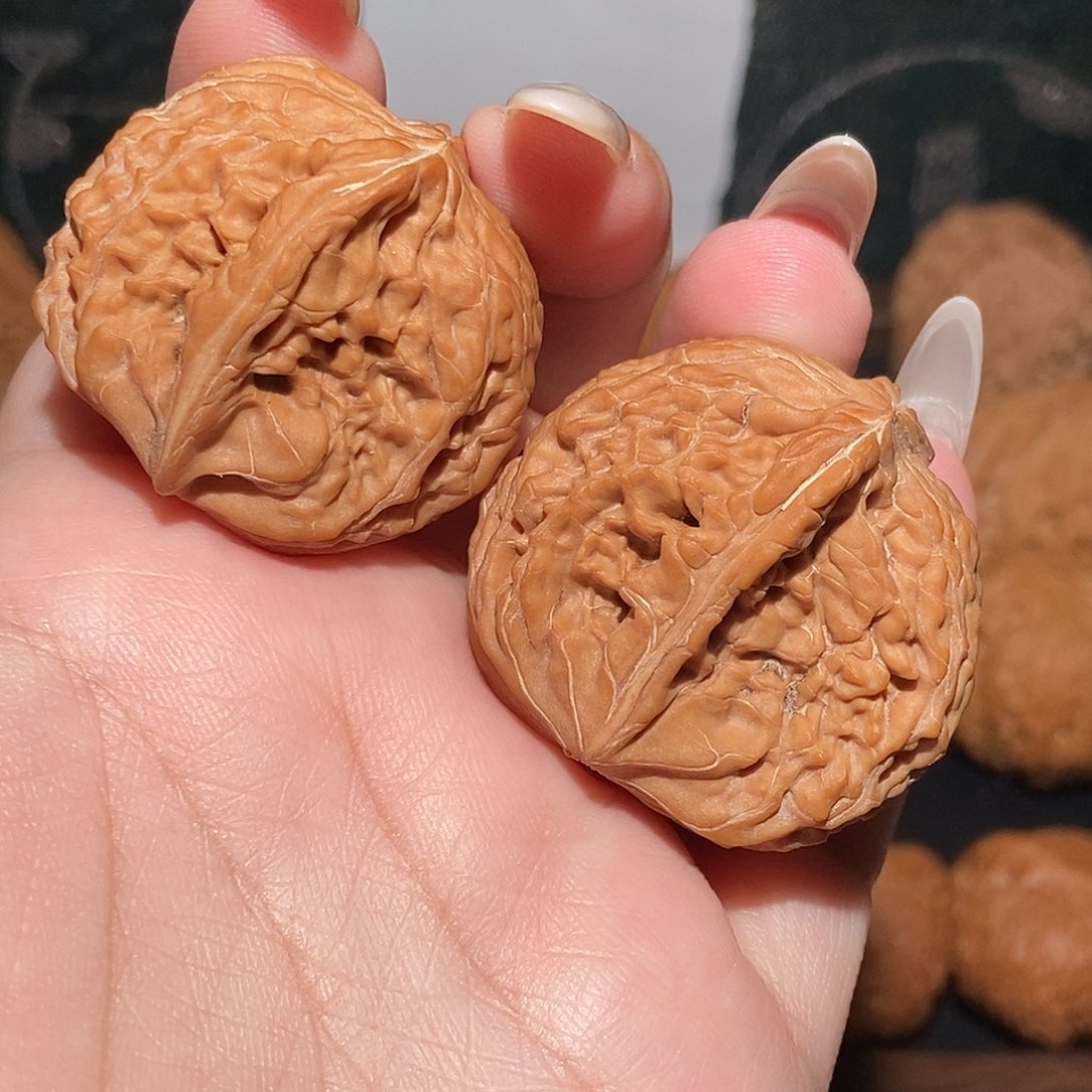 文玩核桃吊坠磨盘半壁38