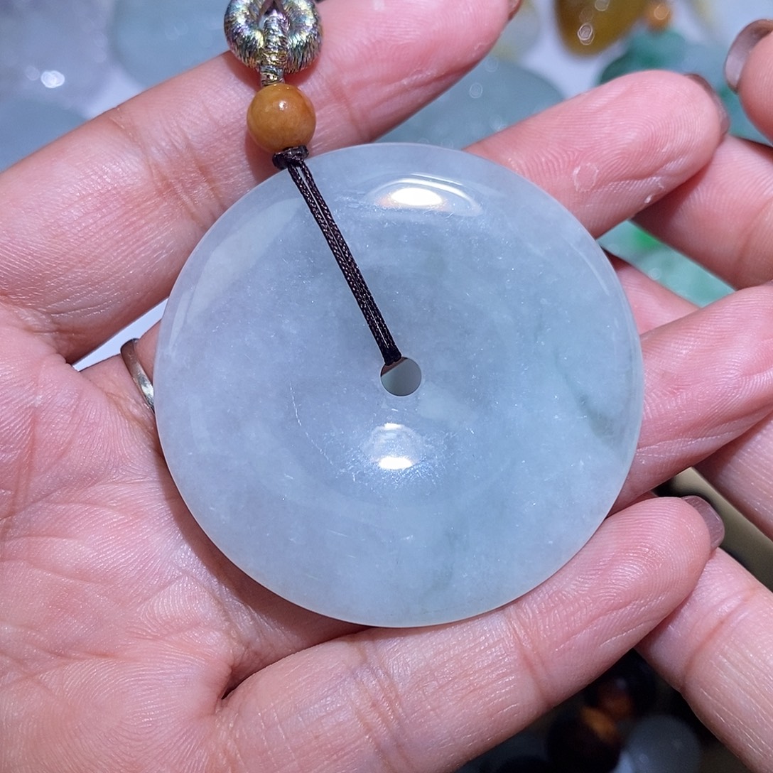 翡翠未镶嵌颈饰平安扣