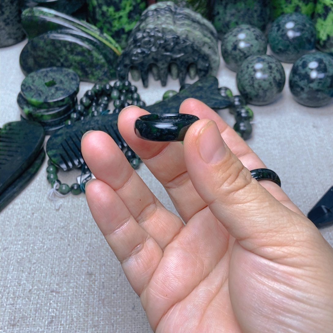 蛇纹石玉戒指未镶嵌平**好