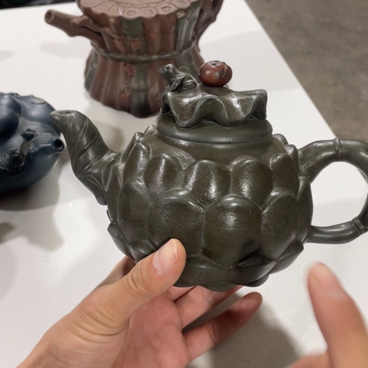 紫砂茶壶老厂紫砂壶一件。