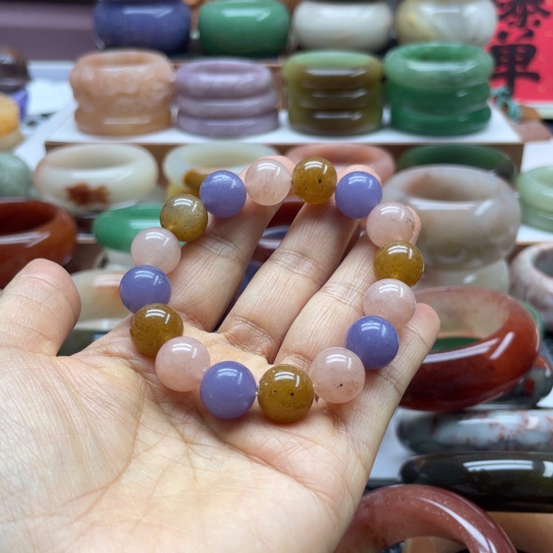 石英岩玉未镶嵌手镯