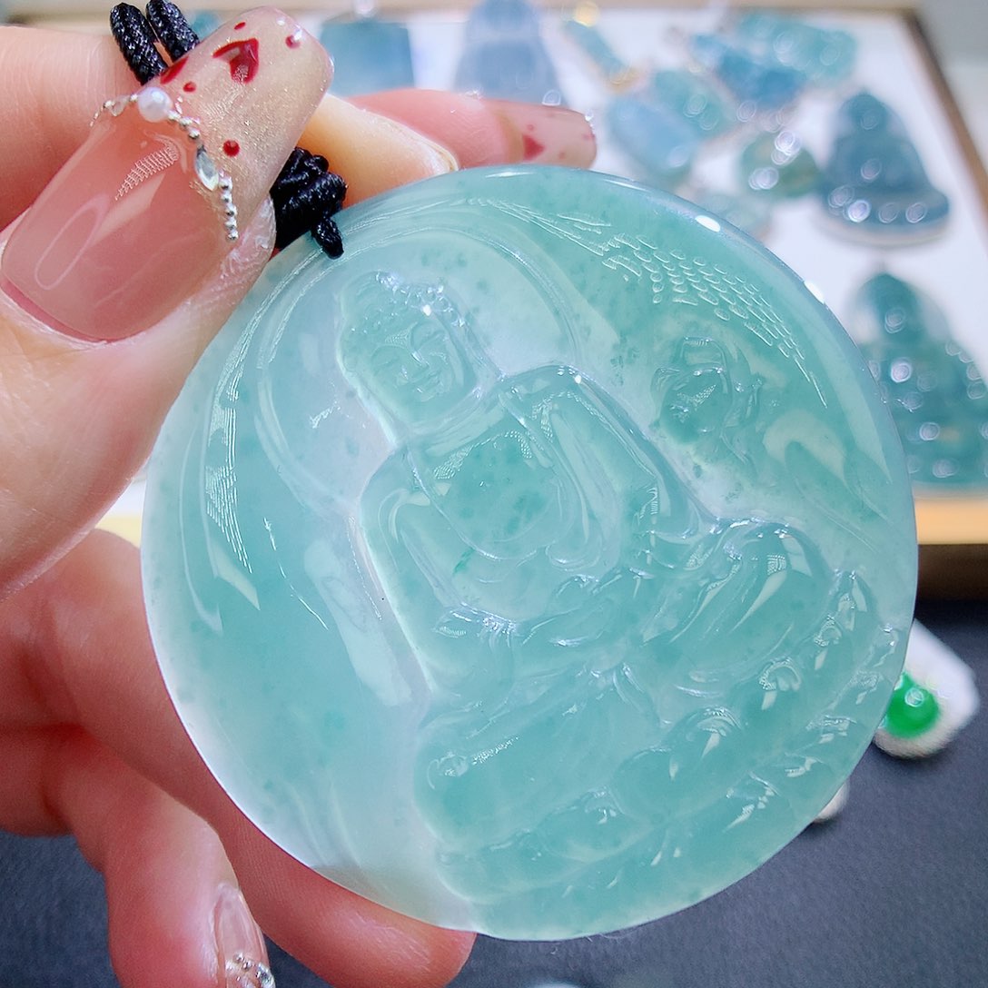 翡翠颈饰未镶嵌翡翠