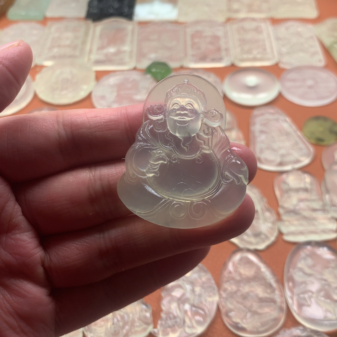 蛇纹石玉颈饰未镶嵌