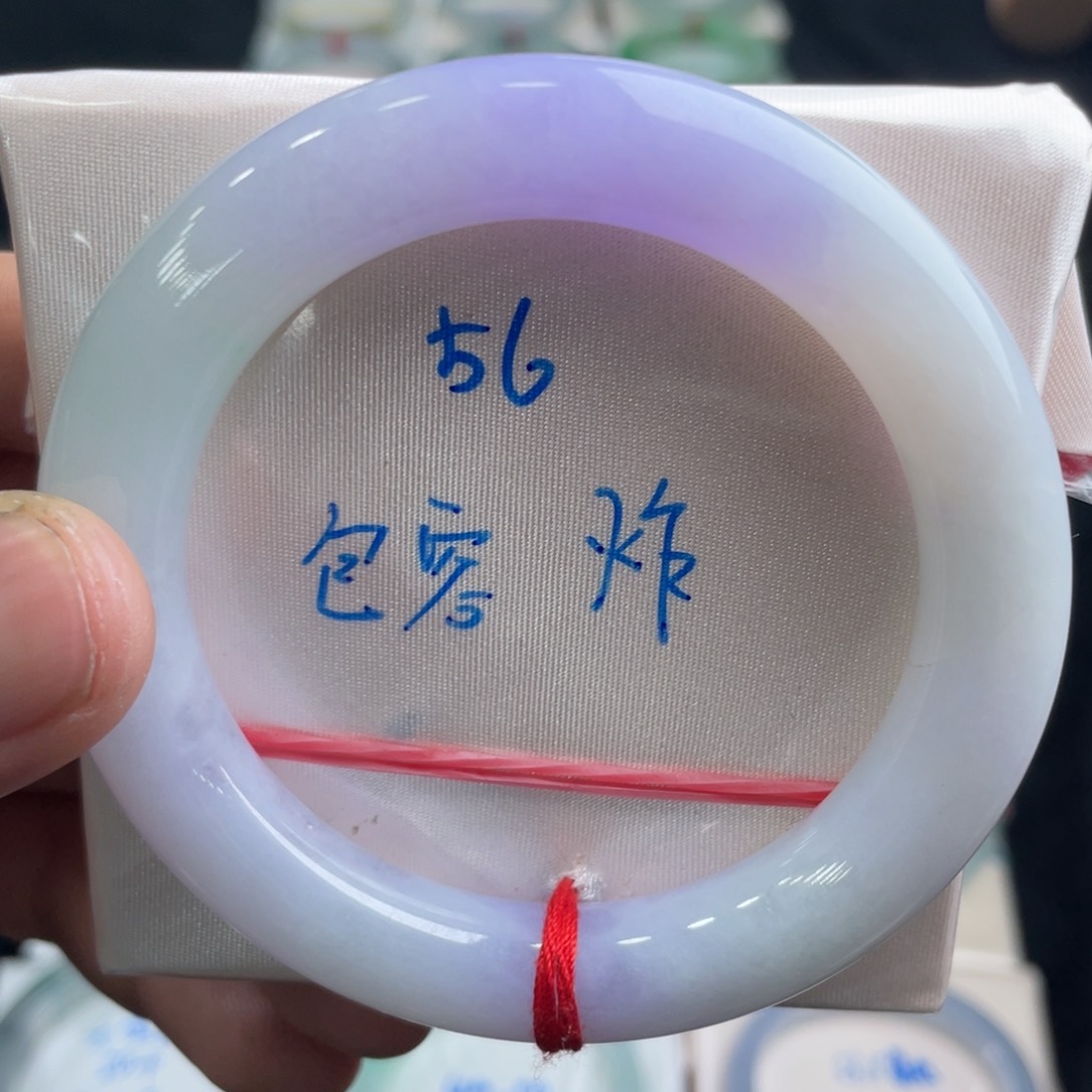 翡翠手镯未镶嵌翡翠手镯