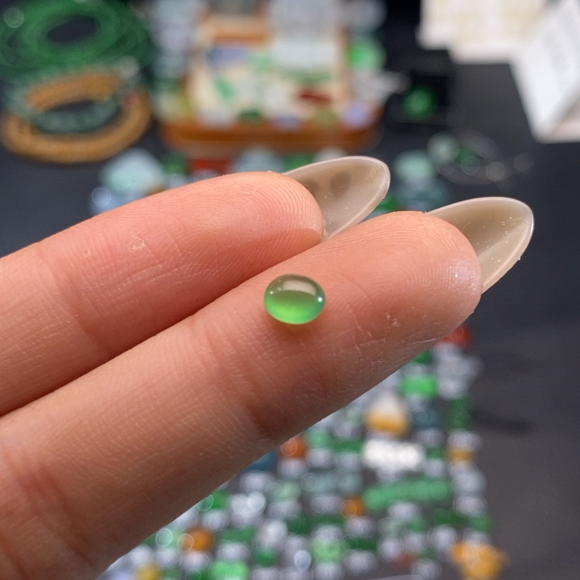 【闪购商品】翡翠挂件未镶嵌蛋