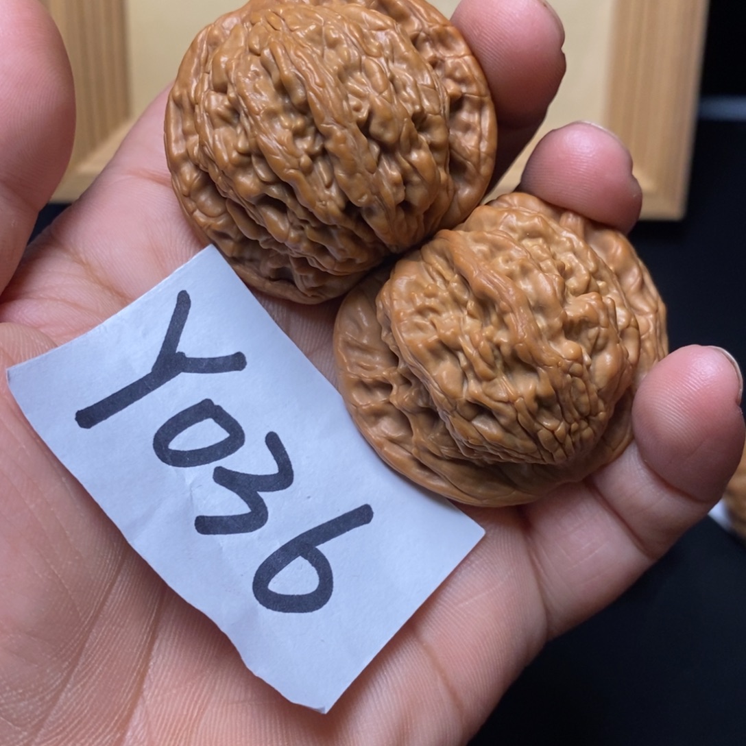 把件文玩核桃球虎42尺