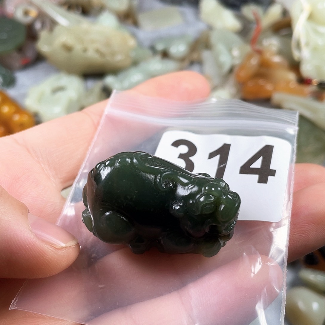 和田玉（糖玉）未镶嵌颈饰