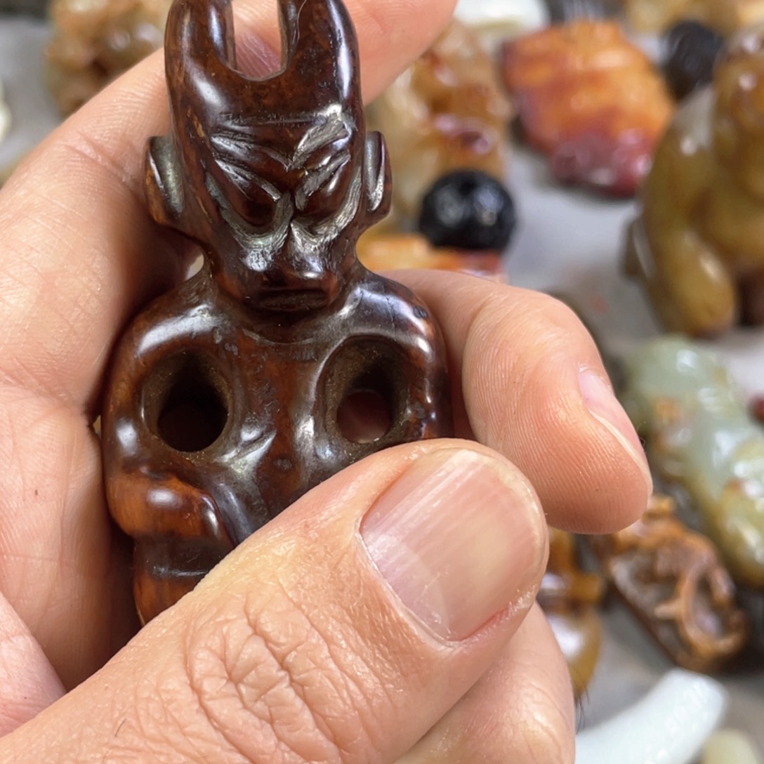 和田玉颈饰未镶嵌星**爛