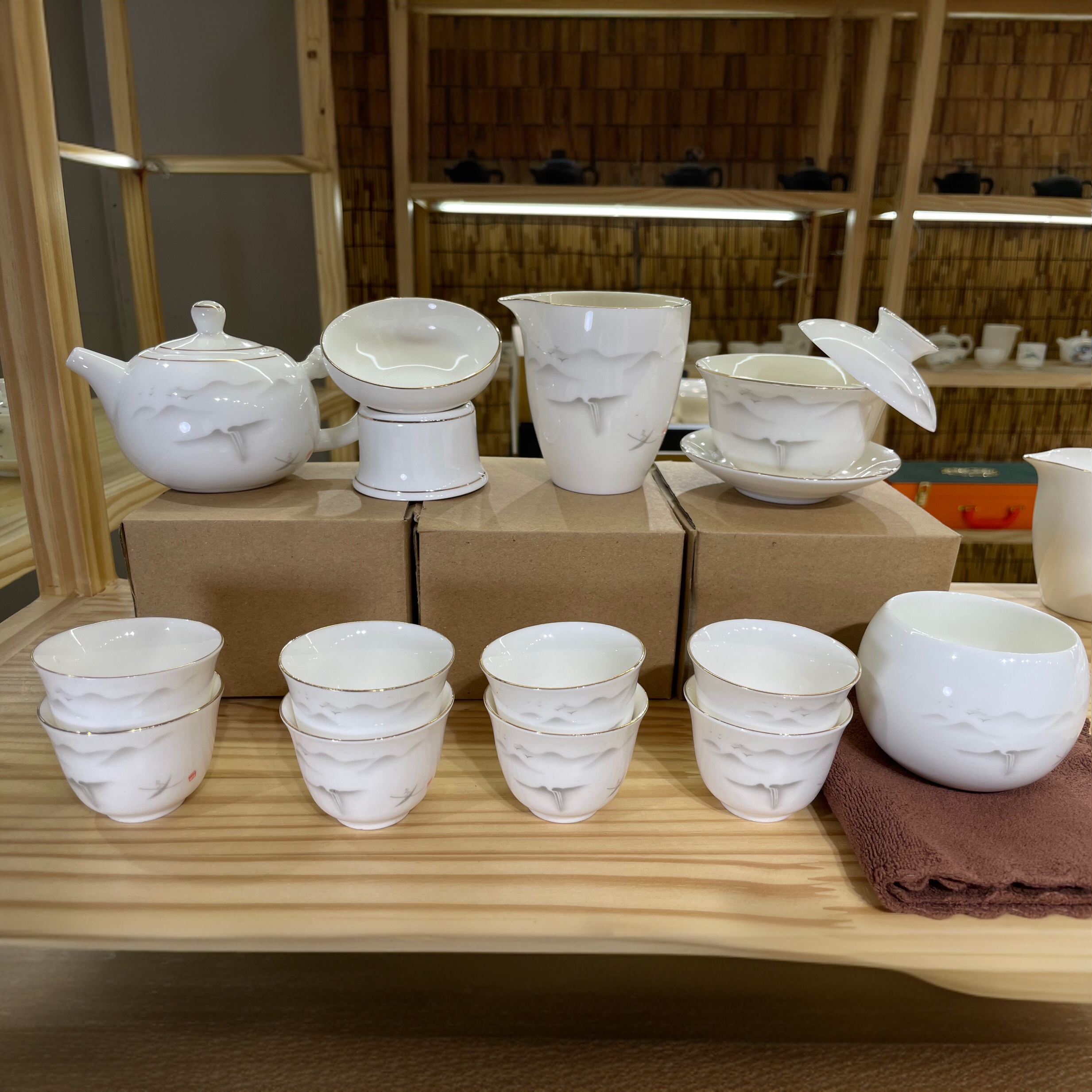 水墨轻舟15件套羊脂玉瓷茶具套组安全包装茶壶盖碗悬停