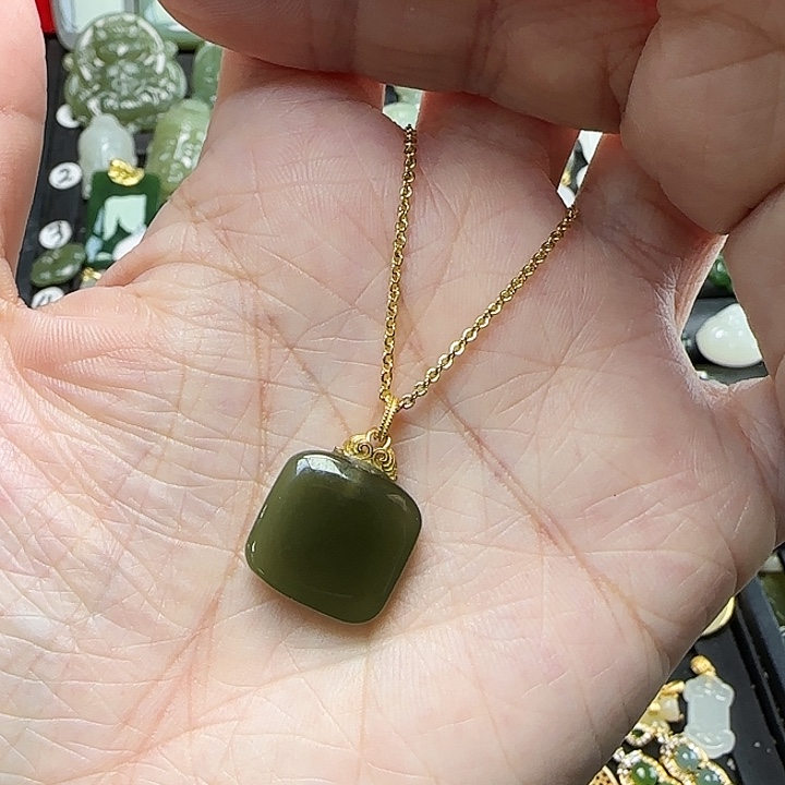 吊坠(赠链)银S925镶嵌和田玉