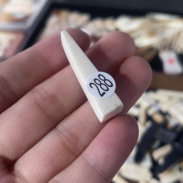 泥塑不打孔联系客服